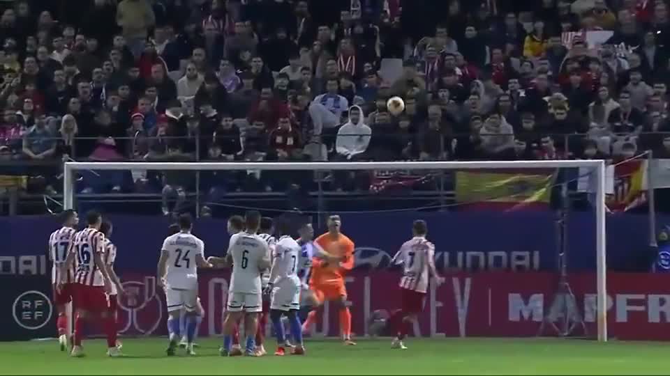 陈国豪坦言回归广东压力大，呼吁球迷包容（陈国豪直言重返广东压力不小，盼球迷多些包容）