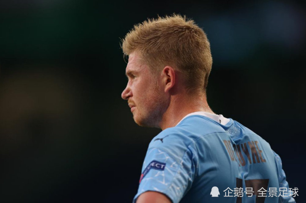 体坛联播｜斯洛特首度公开回应萨拉赫，曼联4比1大胜狼队（体坛速递｜斯洛特首次回应萨拉赫，曼联4比1击败狼队）