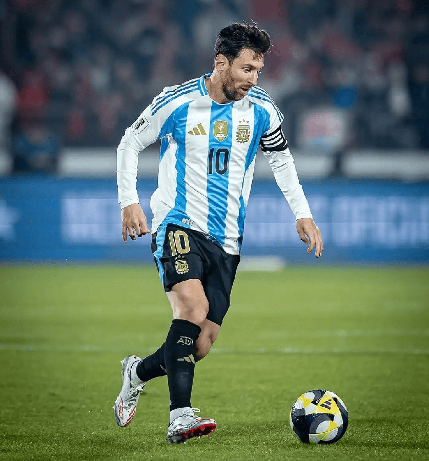 图片报：皇萨仁等豪门都在争夺16岁艾希霍恩，赫塔想和他续约（德媒《图片报》：皇马巴萨拜仁等豪门竞逐16岁新星艾希霍恩，赫塔力争续约）