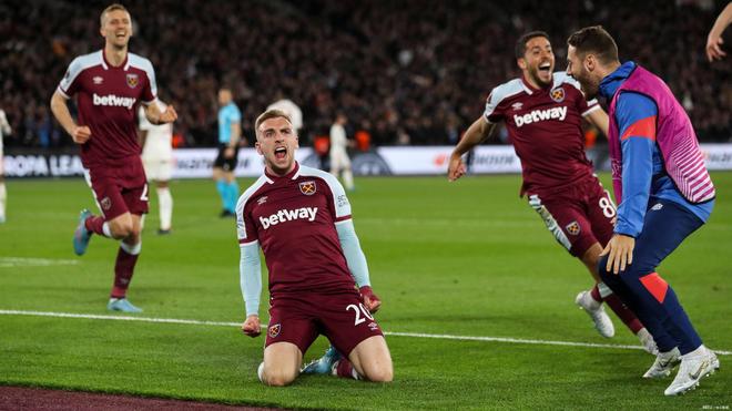 双喜临门，费尔明在巴萨一线队生涯百场里程碑中破门（双喜加身，费尔明巴萨一队第100场里程碑战破门）