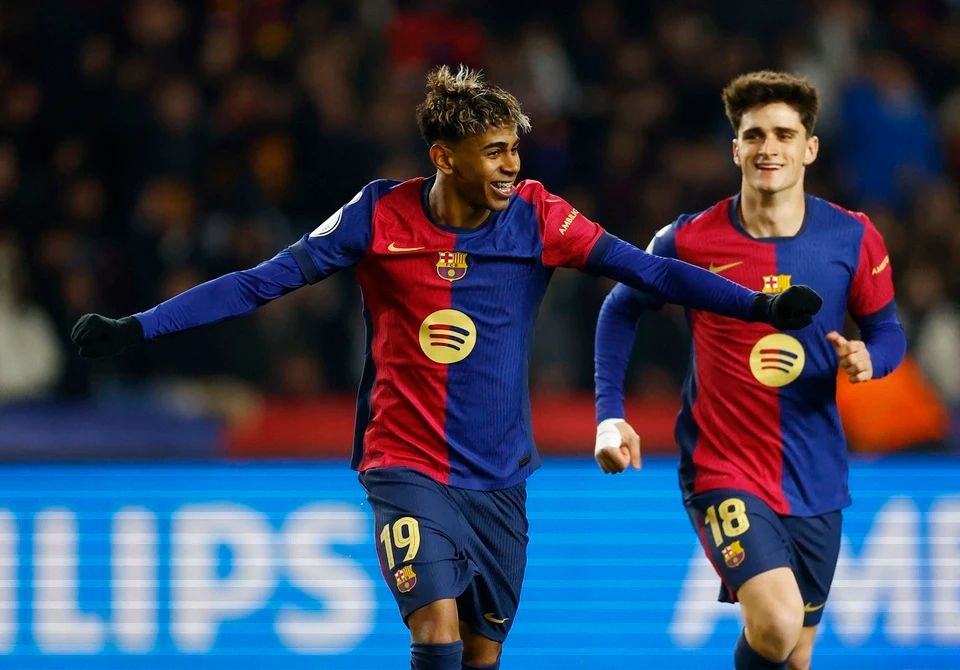 波兰足协谴责投掷烟火球迷：绝不容忍任何违反安全规定的行为（波兰足协痛斥投掷烟火球迷：对任何违反安全规定的行为零容忍）