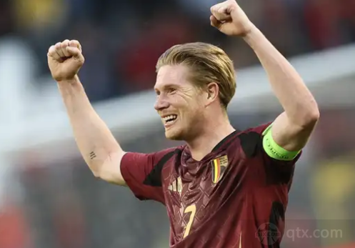 自我勉励，内马尔在社交媒体上晒出科比的经典照片（内马尔在社媒晒科比经典照为自己打气）