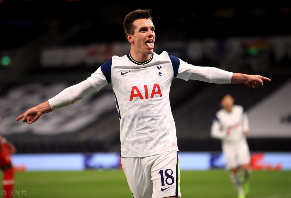 湖人詹姆斯关键时刻命中绝杀（詹姆斯压哨绝杀，湖人取胜）