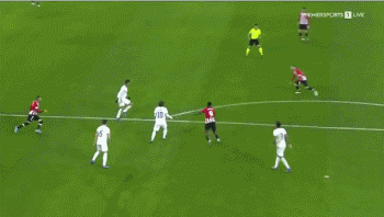 路易斯-迪亚斯本赛季德甲3次单场传射，同期五大联赛并列第一（本赛季德甲，路易斯-迪亚斯已三度单场传射，五大联赛同期并列第一）